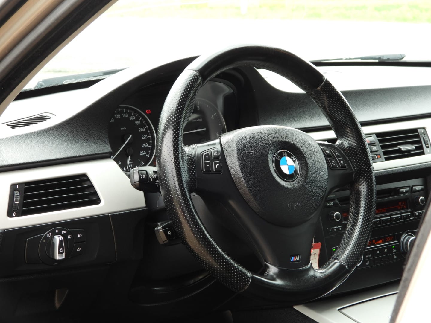 BMW 320 2010, bild 7/10