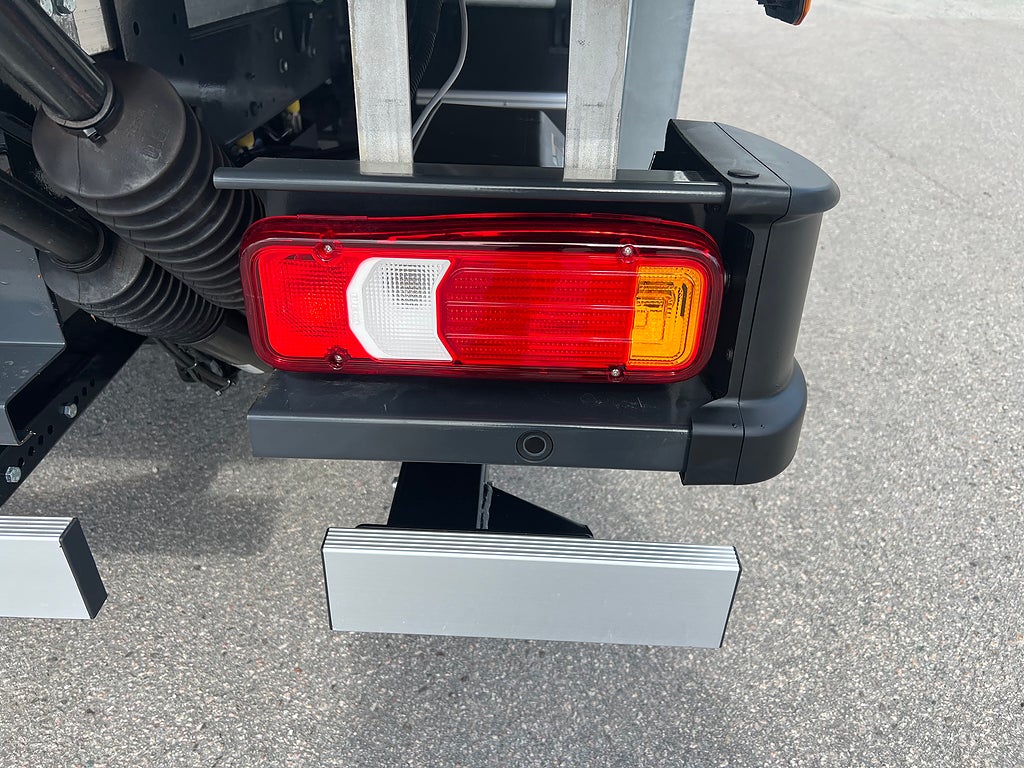 Iveco Daily 72C14G A8 CNG Skåpbil med Z-Lift