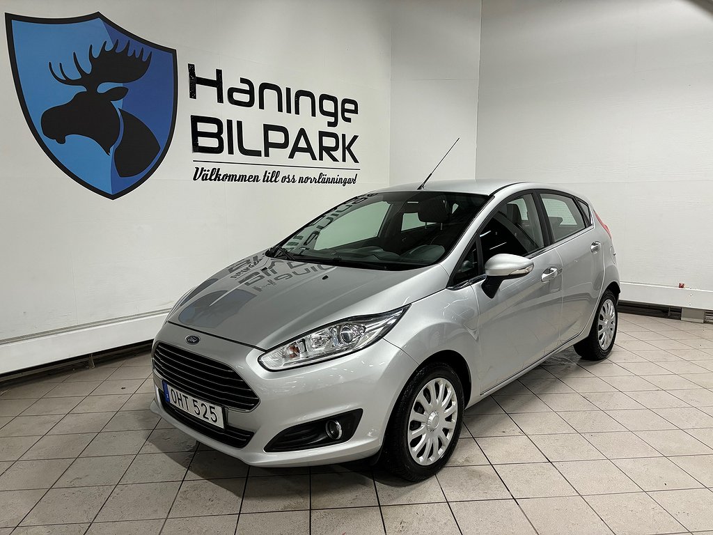 Ford Fiesta SUPERDEAL 6,95 % / 5-dr 1.0 EcoBoost / Bluetooth 