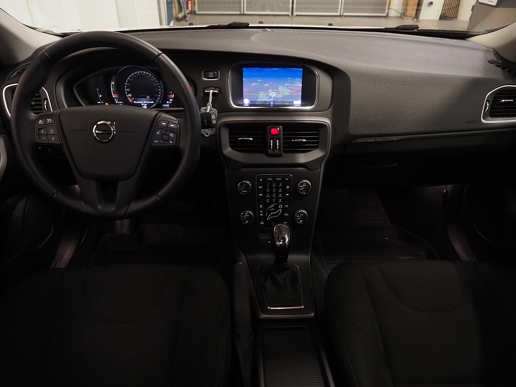 Volvo V40 Cross Country T3 152hk Kinetic Aut | Navi | PDC | 2019