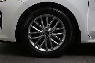 Halvkombi Kia Rio 7 av 23