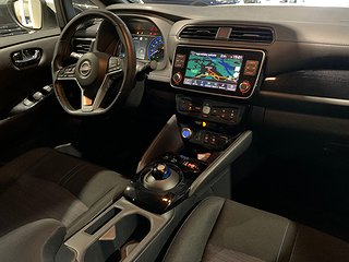 Halvkombi Nissan Leaf 12 av 19