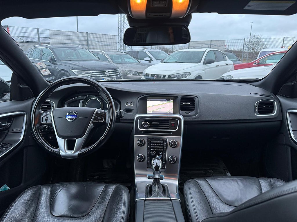 Volvo V60 D6 Plug-in Hybrid AWD  Summum Ny Servad & Besiktad