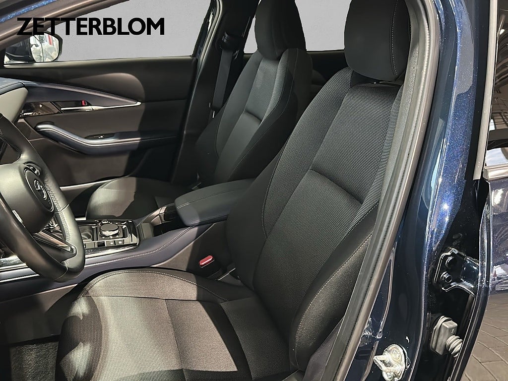 SUV Mazda CX-30 7 av 16