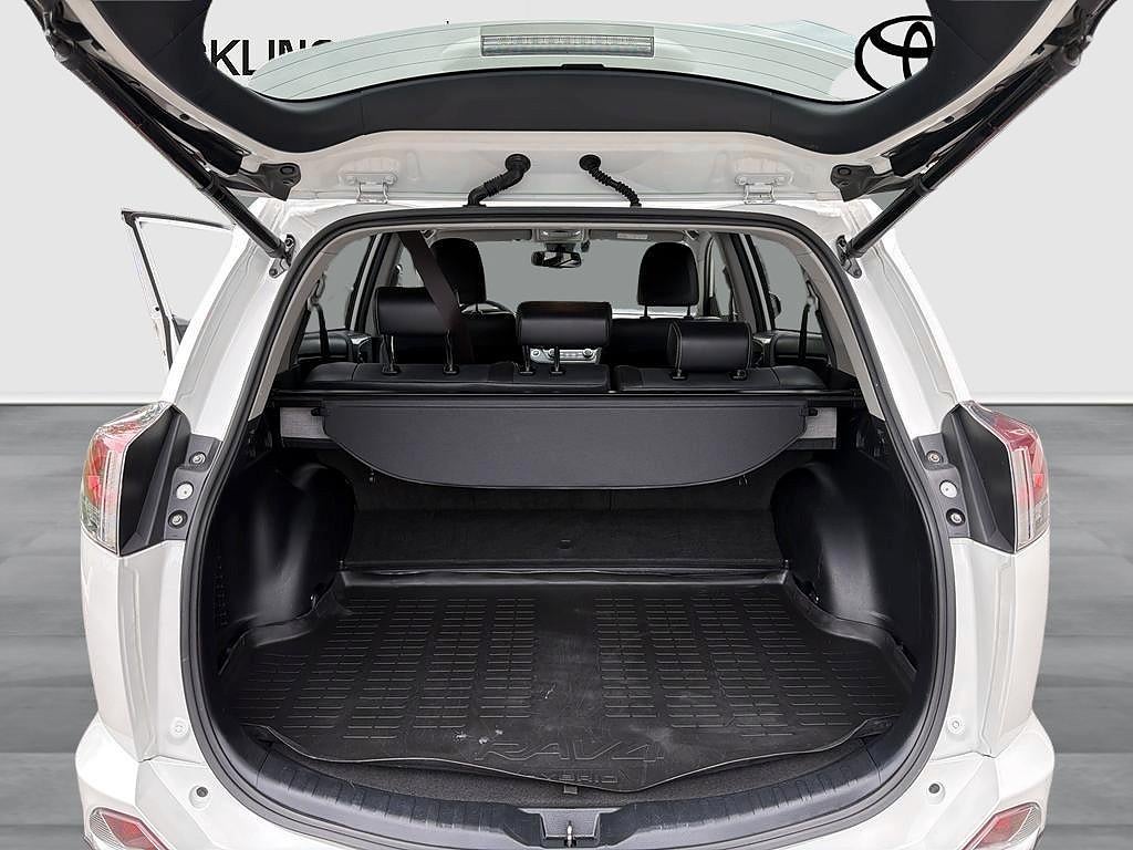 Toyota RAV4 2017 - miniatyr 11