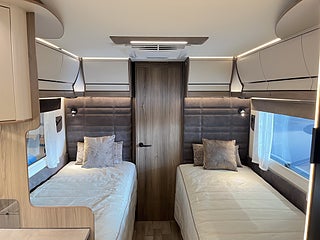 Husbil-halvintegrerad Kabe NOVUM 750 T 19 av 28