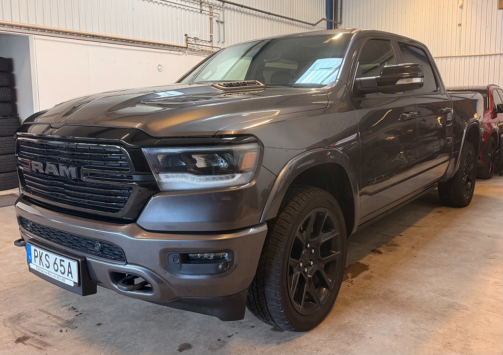 RAM 1500 5.7 V8 HEMI Flex Fuel 4x4  LARAMIE NIGHT EDITION
