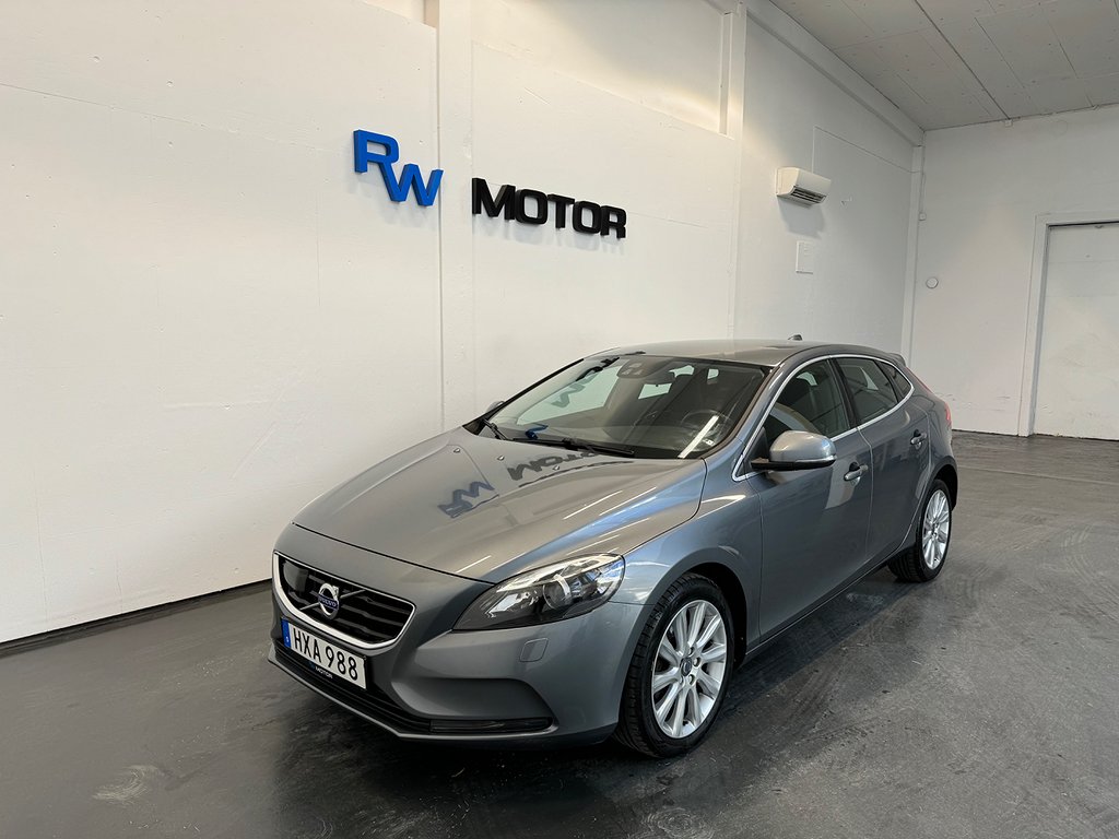 Volvo V40 D3 150hk Momentum VOC D-värm Navi 