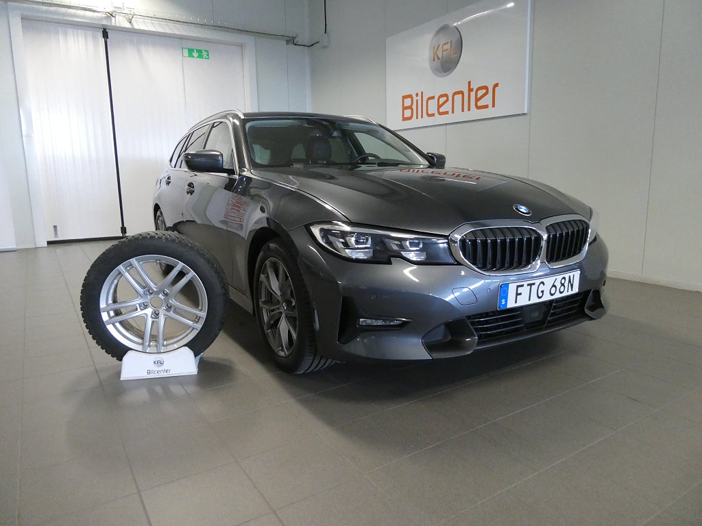BMW 330e Touring Sport line Drag-Navi-Kamera-Värmar*NYSERVAD*SoV