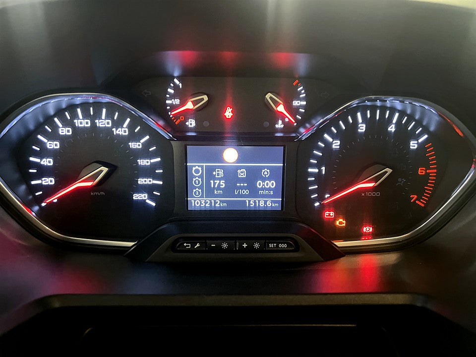Bild på Peugeot Rifter Allure 1.2 e-THP 110hk 5-SITS P-SENSORER BLUETOOTH