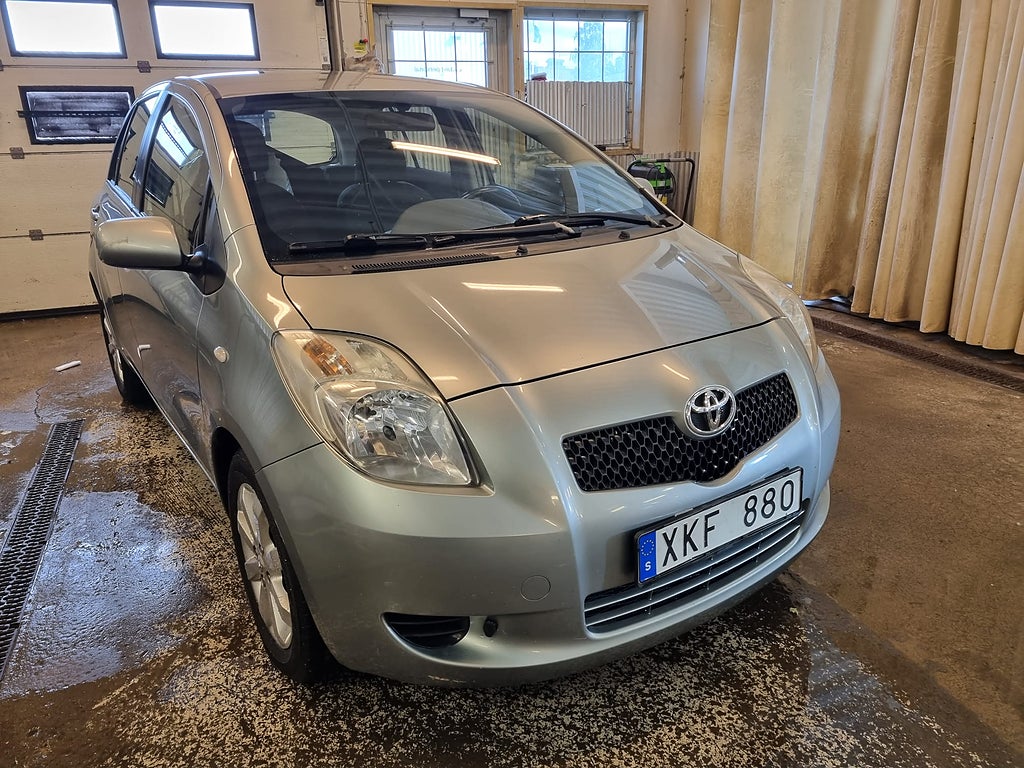 Toyota Yaris 5-dörrar 1.0 VVT 18000 Mil  Euro 4