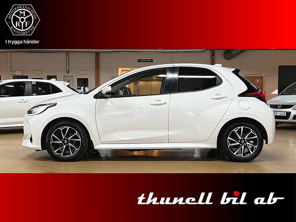 Toyota Yaris 1.5 Active Plus 125HK-VHJUL-BKAMERA-CARPLAY MM