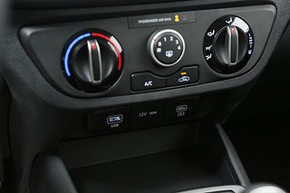 Halvkombi Hyundai i10 18 av 22
