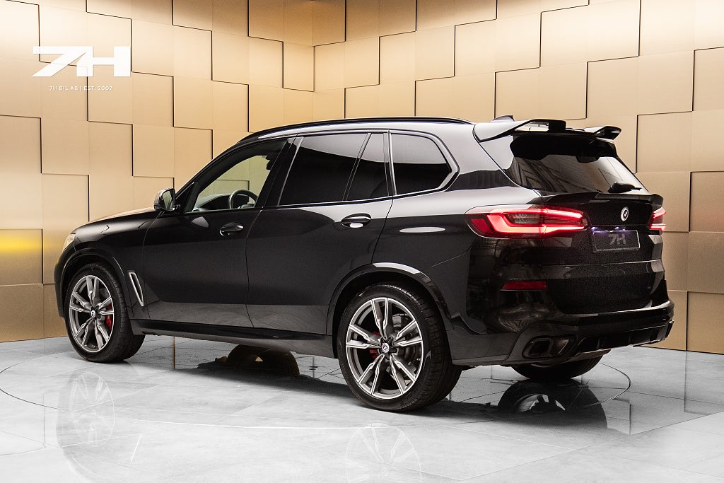 BMW X5 M50i M Sport Innovation Pano Laser H&K Komfortstolar