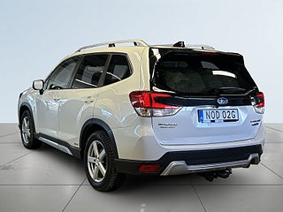 Subaru Forester e-Boxer XFuel Lineartronic MOMS/1-Ägare/Drag/S&V-Däck – bild 5