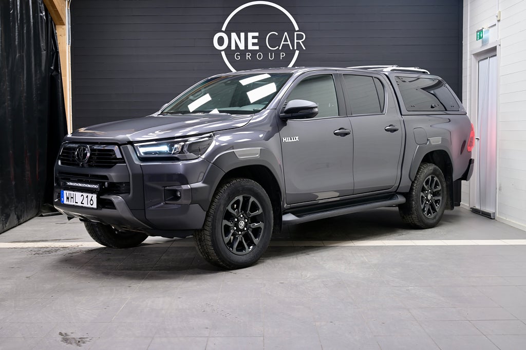 Toyota Hilux 2.8 4WD Invincible MOMS Värmare Diff JBL 204hk