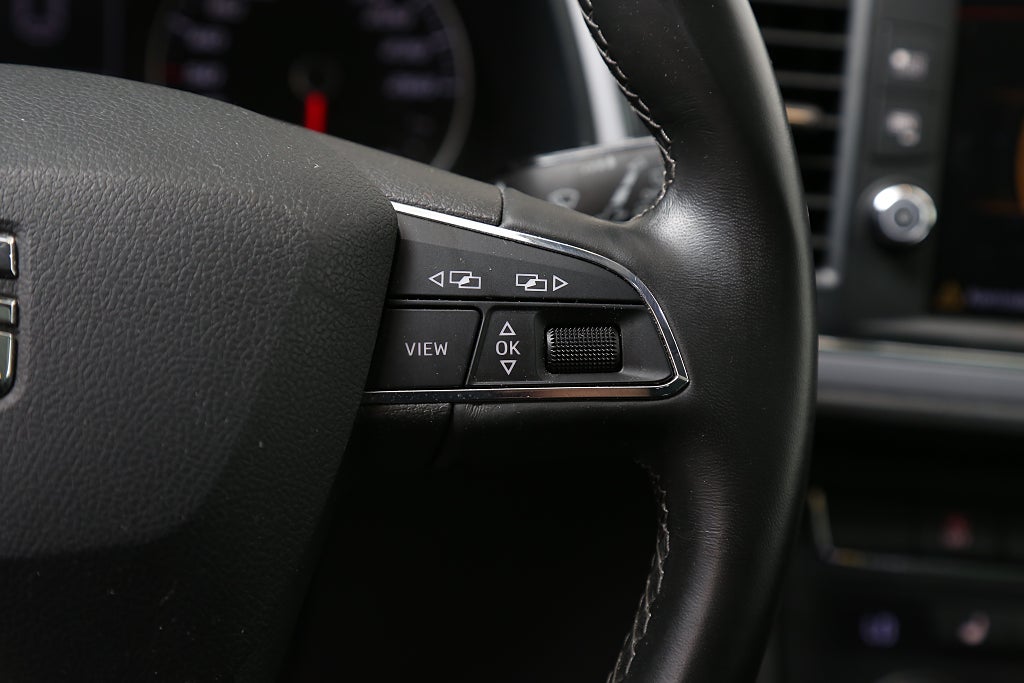 Seat Leon 1,0 TSI Style 115Hk Panorama Kamera P-sensorer 2020