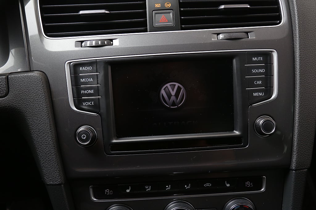 Volkswagen Golf Alltrack 1,8 TSI 180hk 4Motion DSG Kamera Värmare Drag 2017