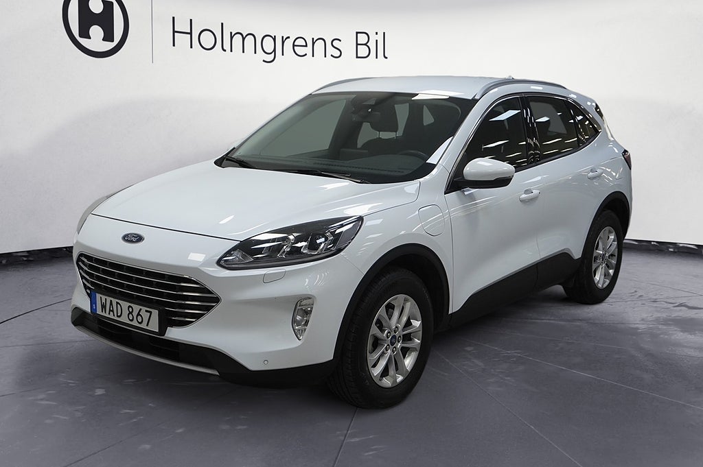 Ford Kuga Titanium 2.5 Plug-In Hybrid 225 hk Vinterpaket | Ränta 4,99%