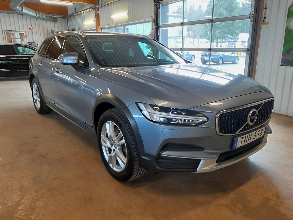 Volvo V90 Cross Country D4 AWD Geartronic Momentum  6 190hk