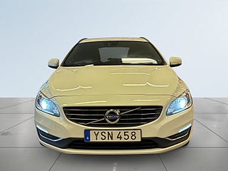 Volvo V60 D4 Classic Momentum Drag/D-värm/SoV-hjul/Rattvärm/Navi – bild 2