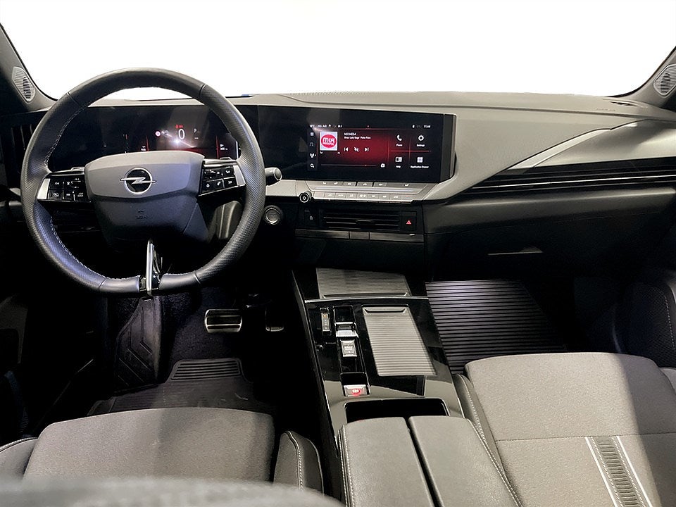 Bild på Opel Astra ST GS 1.2 PT 130hk Aut - 360-KAMERA, CARPLAY