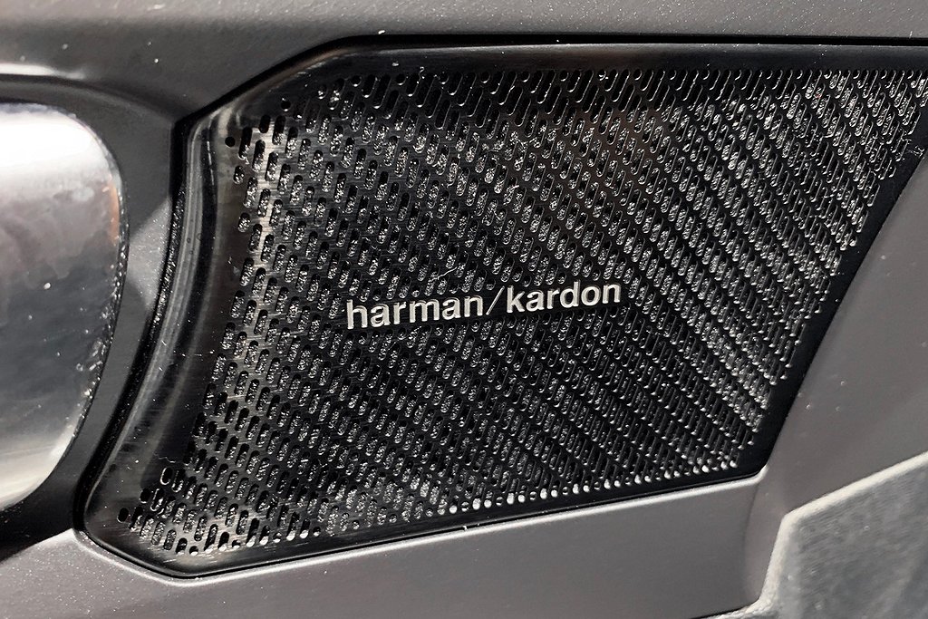 Volvo XC40 T2 R-Design | Harman | Drag | Pano | Navi 2021