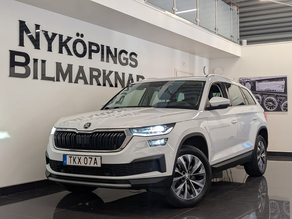 Skoda Kodiaq 7 Sits 2.0 TDI 4x4 Style Cockpit-Panorama-Canton-skinn