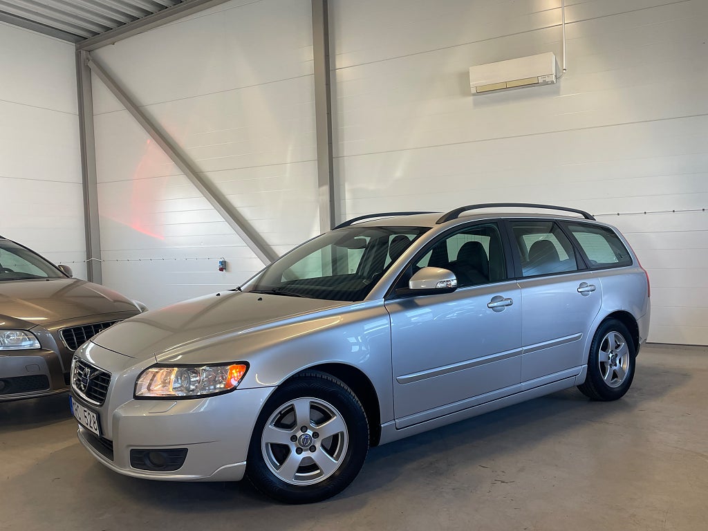 Volvo V50 D2 Momentum 1-Ägare Dragkrok M-Värmare