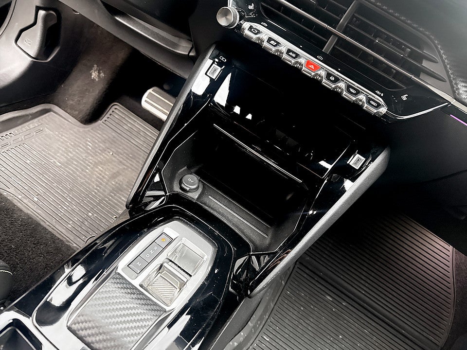 Bild på Peugeot 2008 GT Hybrid 145hk Aut B-KAMERA CARPLAY