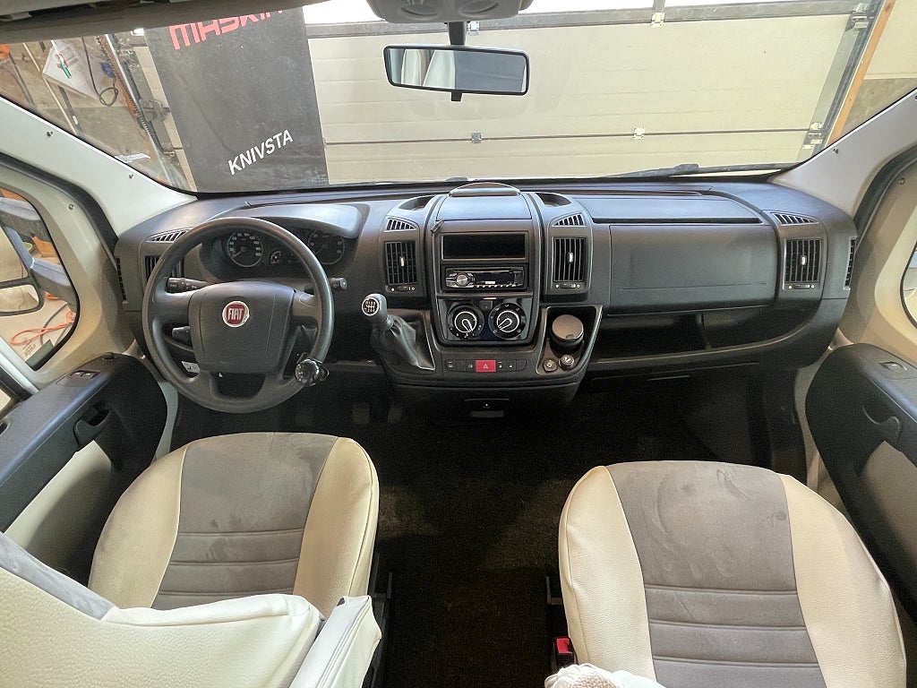 Bürstner Ixeo 585 / Taksäng / Under 6m / B-kort / Solcell / AC-Bodel /  - Bürstner