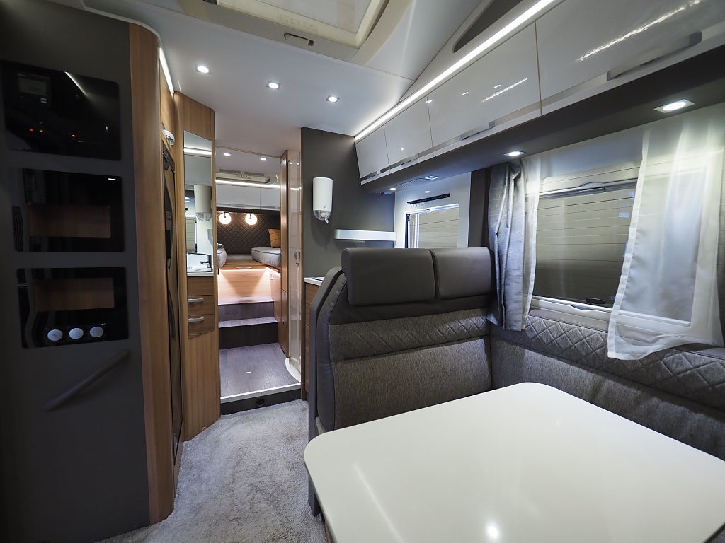 Adria Coral XL 670 SL Plus I 150hk I Dragkrok I Långbäddar I Dragkrok 2019