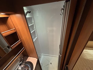 Husbil-halvintegrerad Kabe ROYAL 880 LT 26 av 33