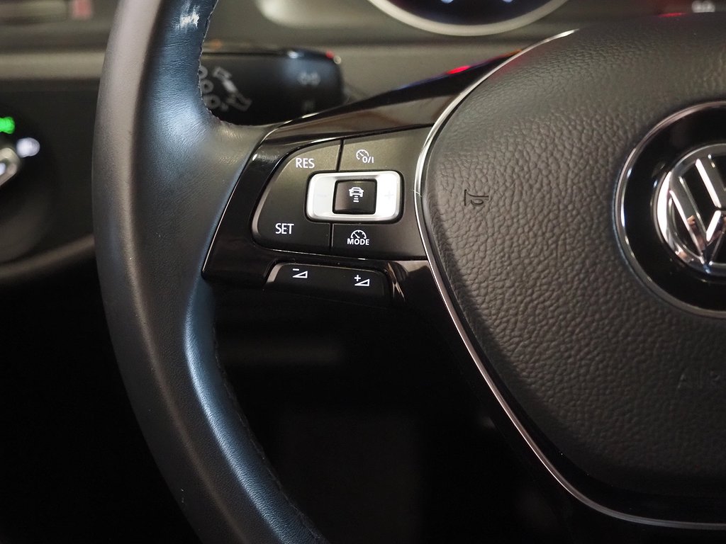 Volkswagen Golf 1.0 TSI Carplay Adaptiv farthållare 110hk 2018