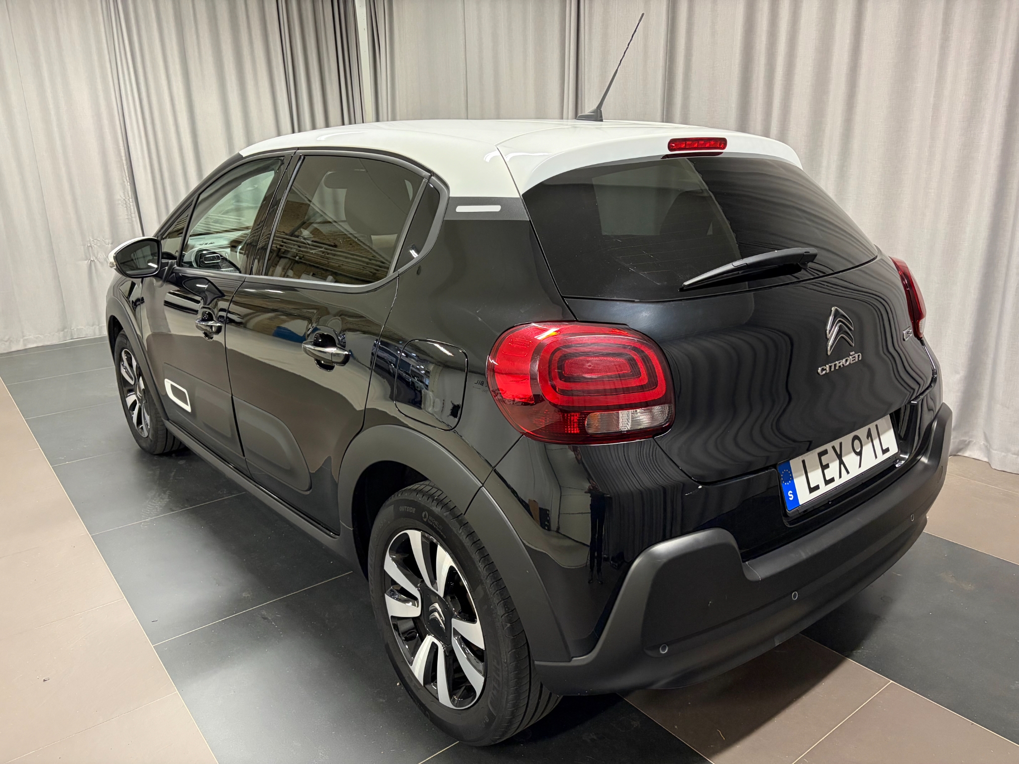 Citroen C3 Shine PureTech 82 2023, kuva 3/36