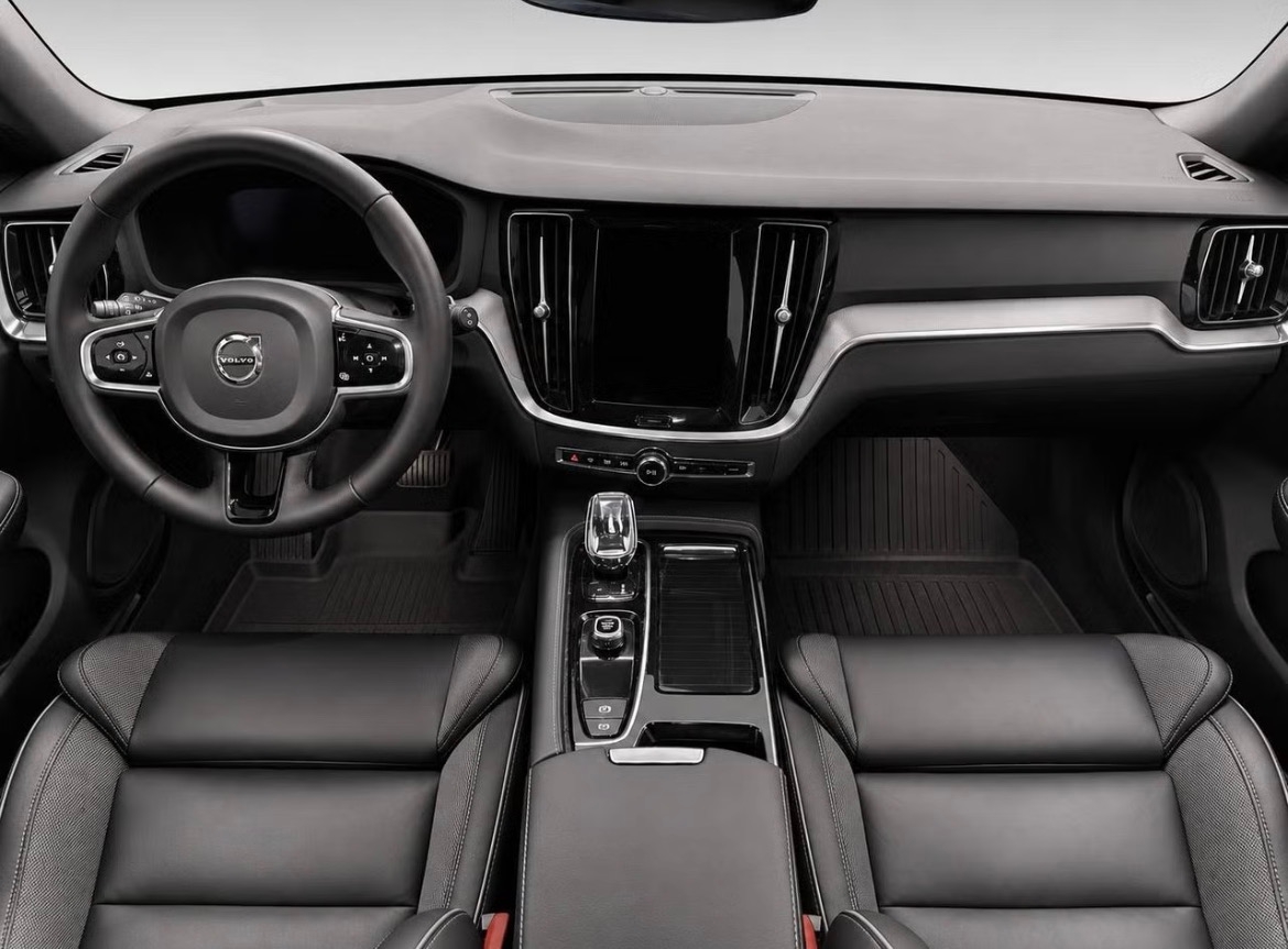 Volvo V60 2024, kuva 4/10