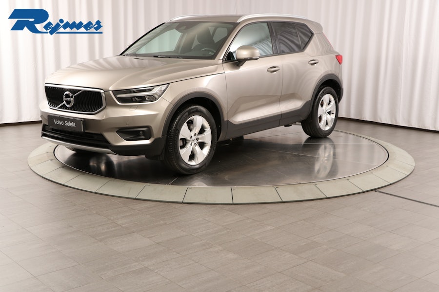 Volvo XC40 T2 FWD Momentum Core 2021, photo 6/10
