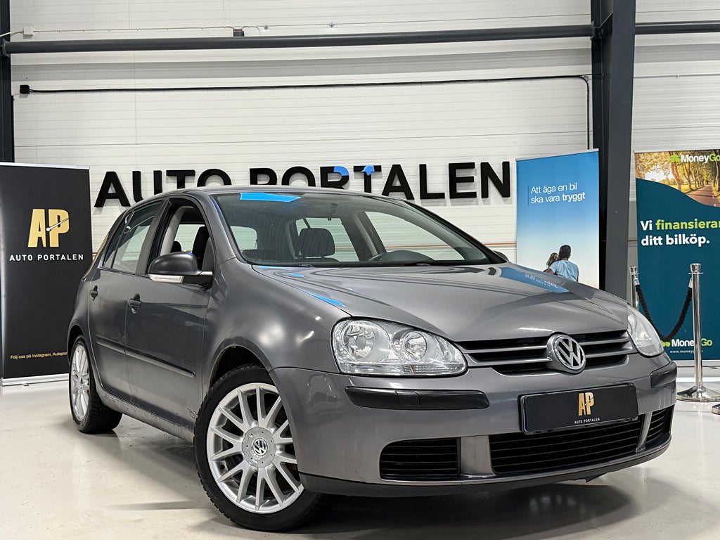 Volkswagen Golf 5-dörrar 1.6 Trendline, Nybesiktigad, Dragkrok