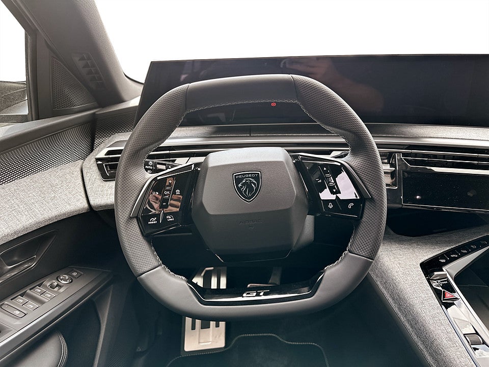 Bild på Peugeot E-3008 GT 214hk Aut - DEMO