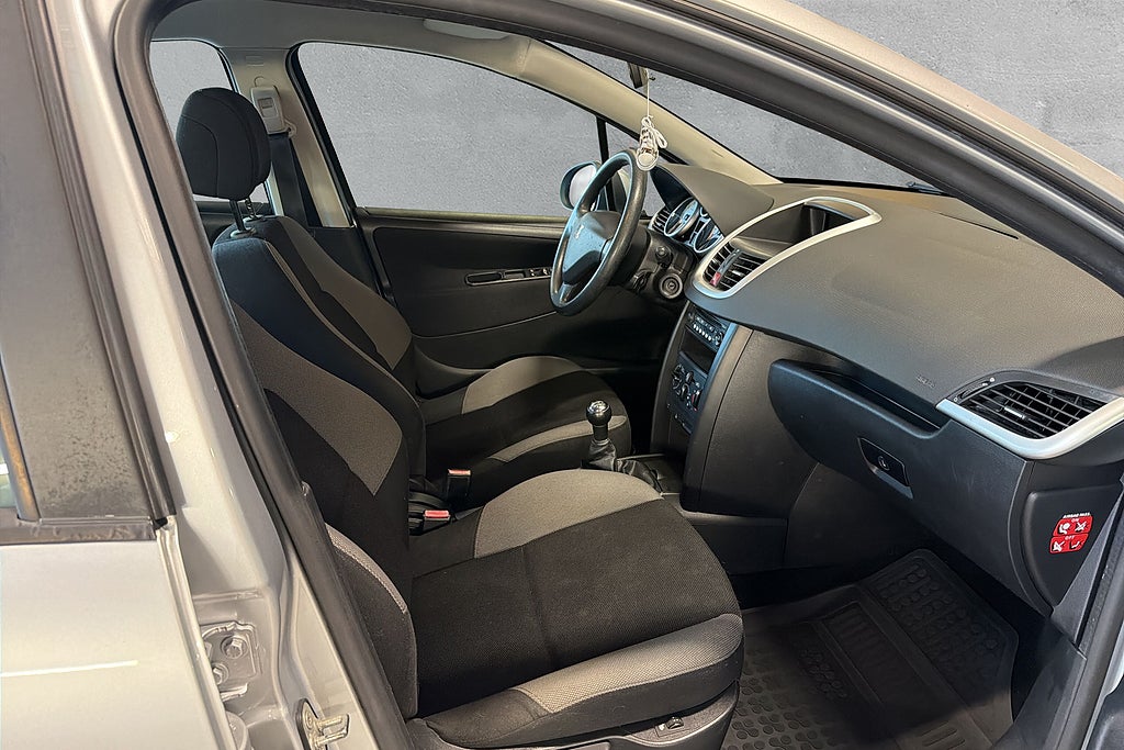 Peugeot 207 5-dörrar 1.4 Levereras Nybesiktigad