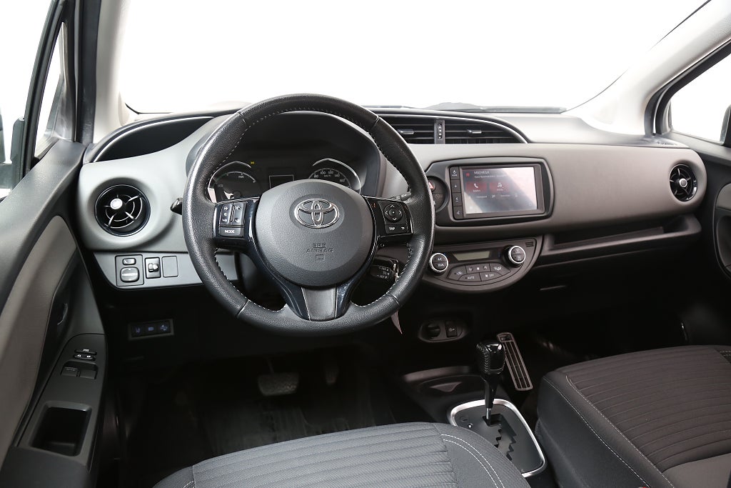 Toyota Yaris 1,5 Hybrid e-CVT Active Aut 5d Motorvärmare 2020
