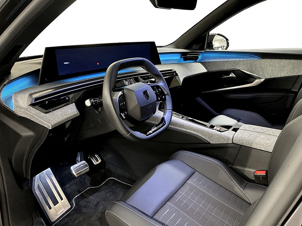 Bild på Peugeot 5008 GT Hybrid 145hk Aut 7-SITS B-KAMERA CARPLAY