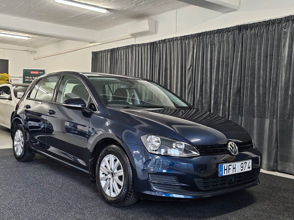 Volkswagen Golf 5-dörrar 1.2 TSI Dragkrok b-kamera Ny servad