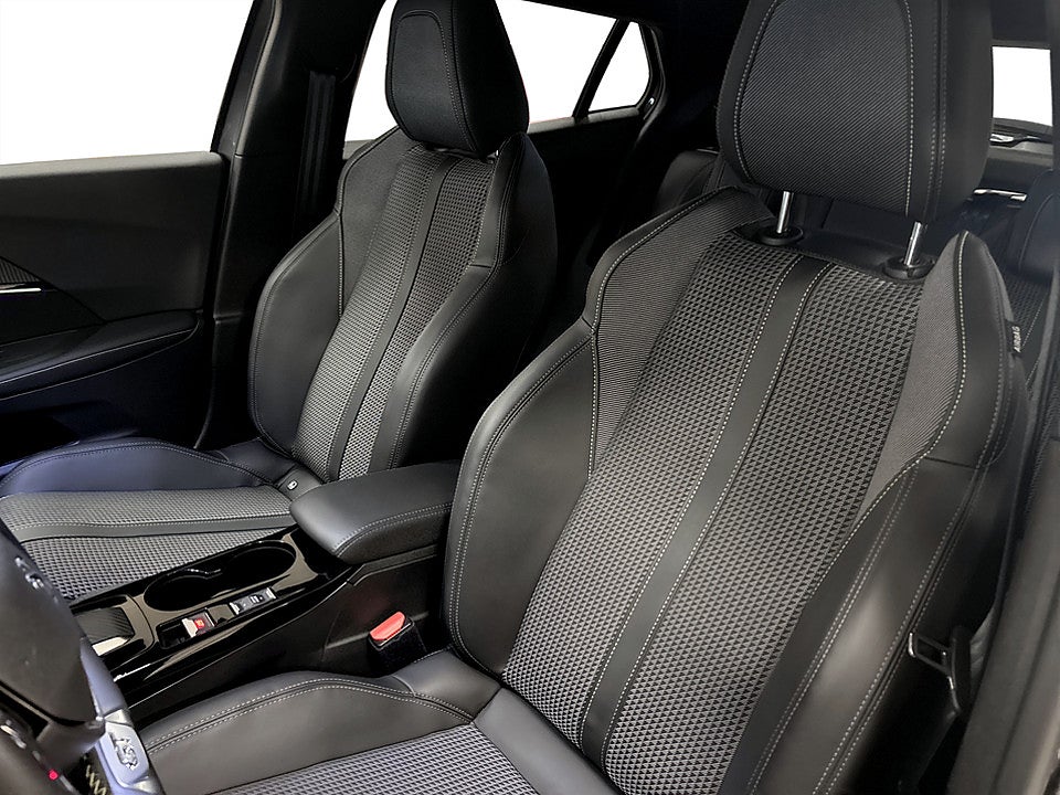 Bild på Peugeot 2008 GT 1.2 PT 130hk Aut B-KAMERA NAVI 