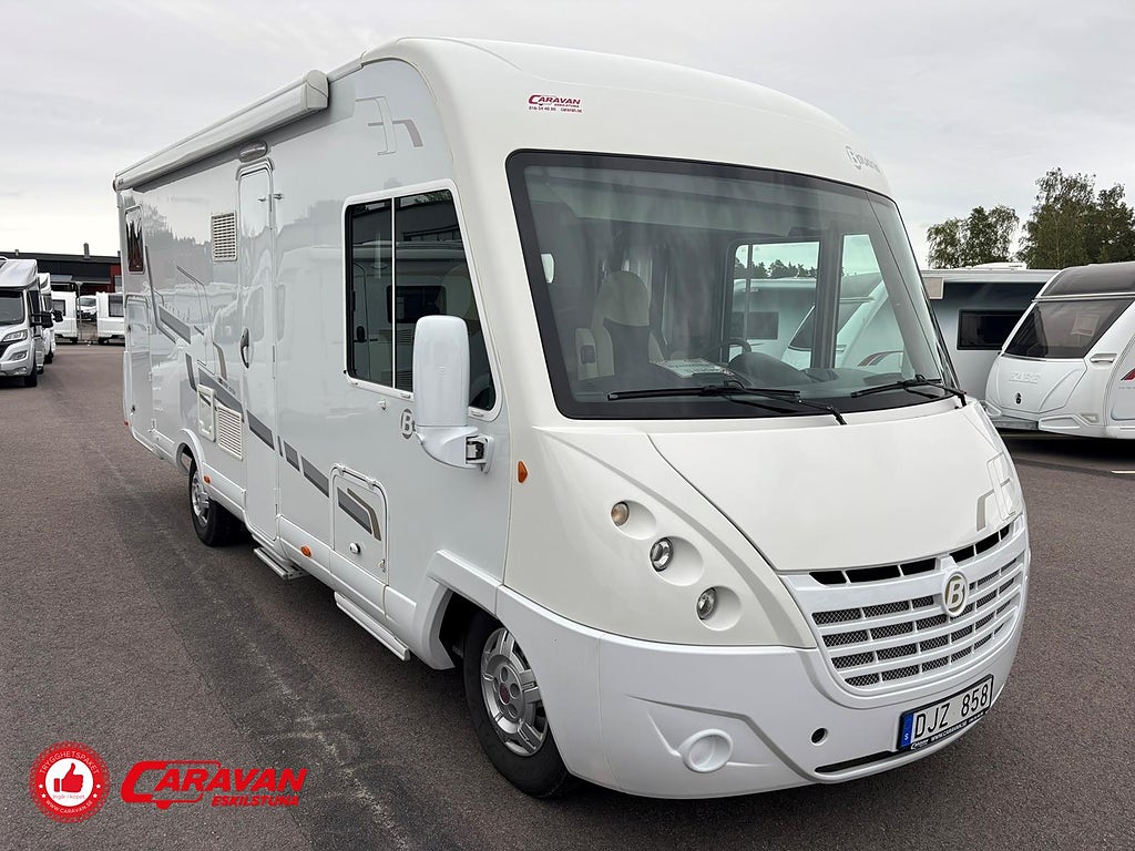 Bavaria Arctic I74 / Solpanel