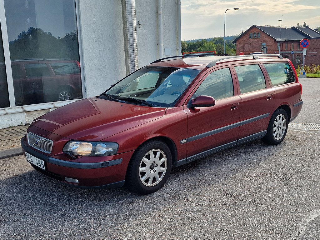 Volvo V70 2.4 170hk/Ny Besiktigad/Dragkrok/