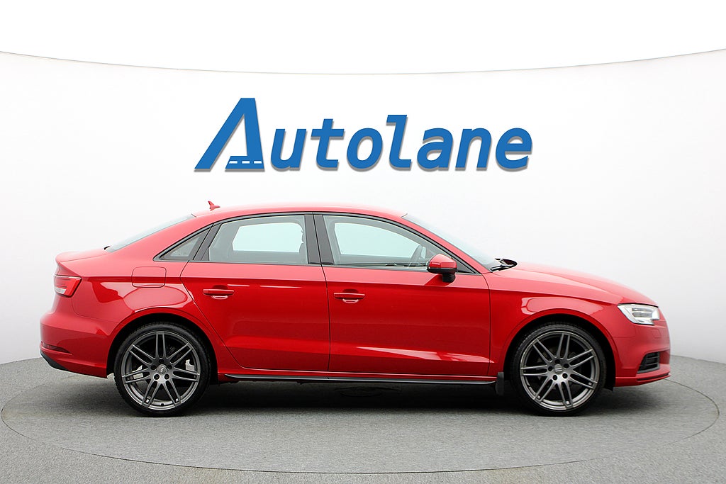 Audi A3 Sedan 1.0 TFSI Cockpit, 19", Adaptiv Fart. 115hk