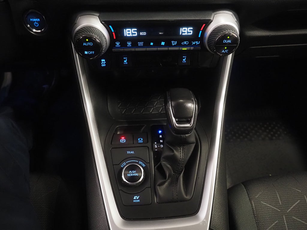 Toyota RAV4 Hybrid AWD-i E-CVT 222hk Active Backkamera 2021