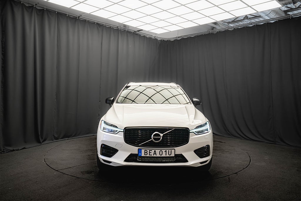 Volvo XC60 Recharge T6 AWD R-Design B&W PANO DRAG 21' PÄRLEMO MOMS