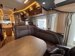 Husbil-integrerad Knaus Sun i 900 LX 177HK AUT Queensbed & exklusivt badrum! 6 av 28